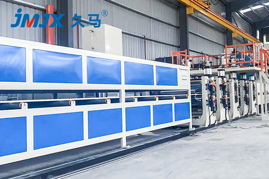Línea de producción de aluminio resistente al fuego en forma de panal.
